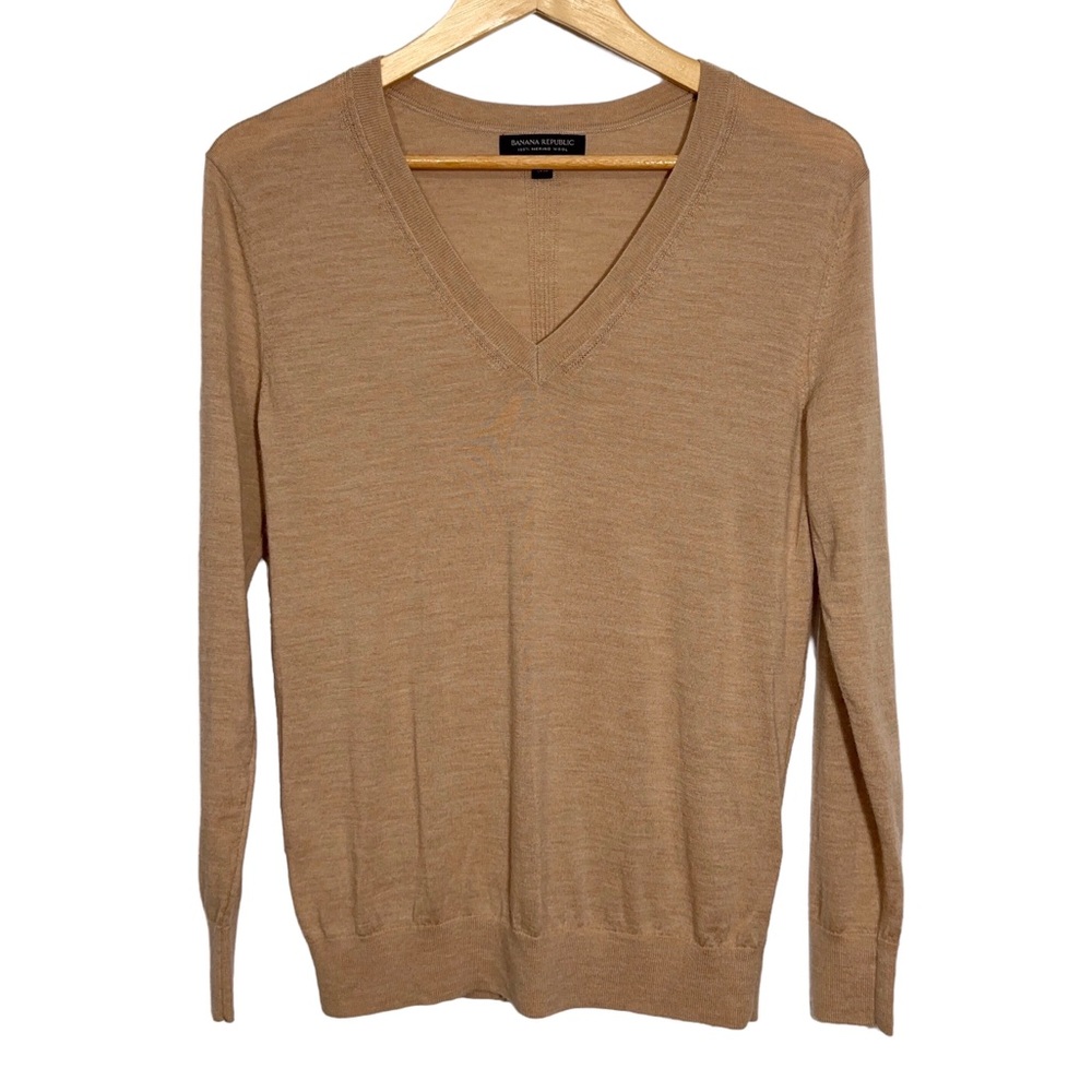 Banana Republic Lightweight V Neck Merino Wool Sweater